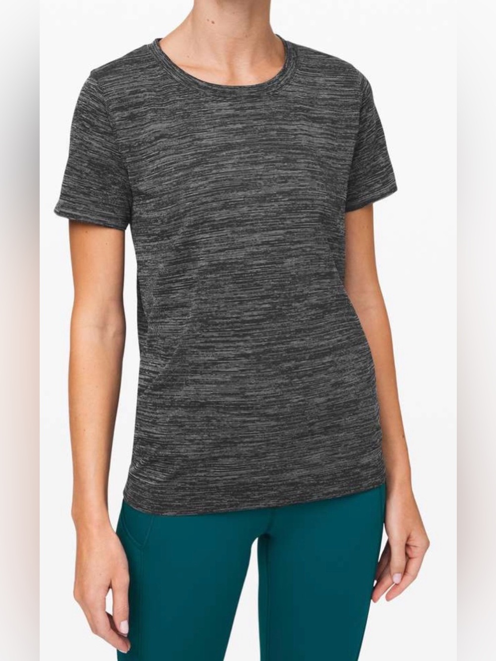Lululemon Swiftly Relaxed Short
Sleeve, size 10, Black/White
#200
